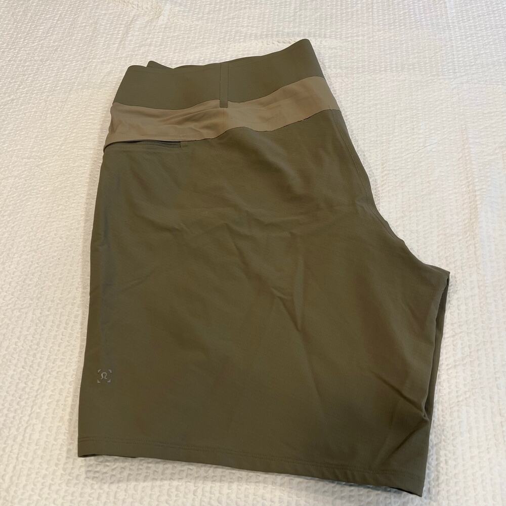 Lululemon Wilderness Escape Explore Beige Hiking Shorts Ripstop size 38 men